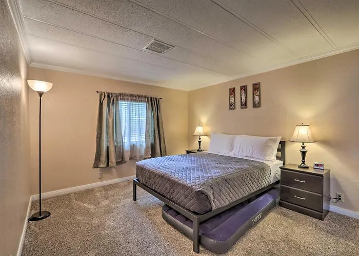 Page Home With Patio And Bbq, 3 Mi To Lake Powell!